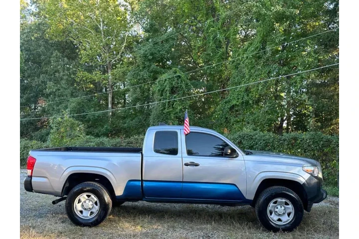 $17990 : 2017 Tacoma image 9