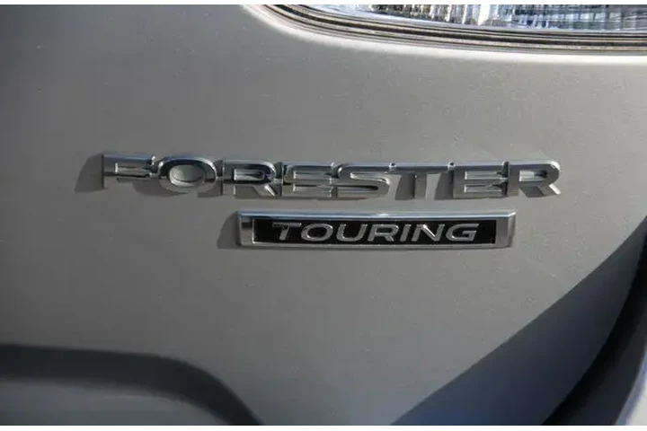 $18490 : Subaru Forester 2019 AWD Tou image 9