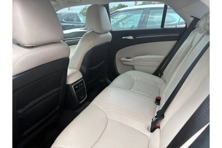 $6850 : 2017 300 Limited image 6