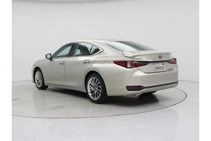 $25998 : Lexus ES 300h 2019 Luxury 4d image 2
