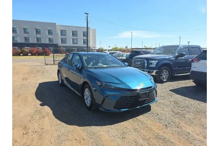 $33900 : Toyota Camry 2026 LE 4dr Sed image 1
