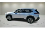 $19957 : Nissan Rogue 2022 SV 4dr Cro thumbnail