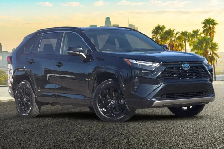 $30995 : Toyota RAV4 Hybrid 2022 AWD image 2