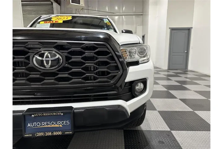 $31599 : Tacoma 2WD 2023 image 9