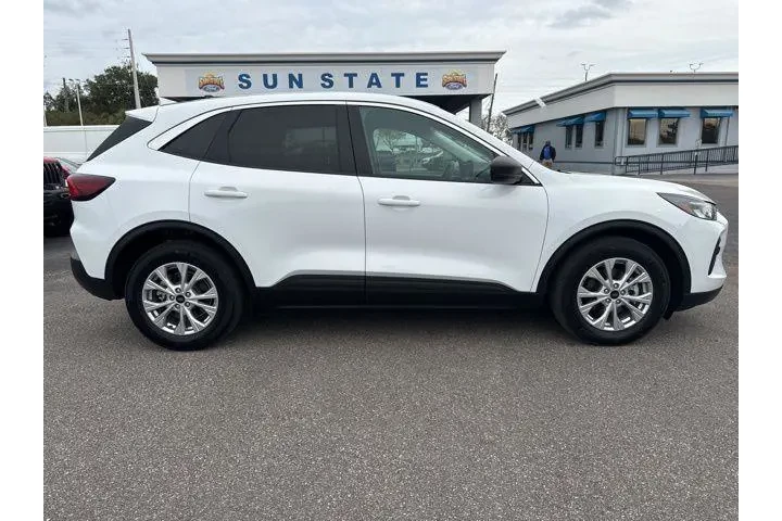 $17596 : Ford Escape 2023 Active 4dr image 4