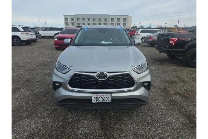 $33500 : Toyota Highlander 2022 XLE 4 image 2