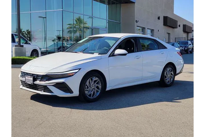 $24147 : Hyundai ELANTRA Hybrid 2026 image 8