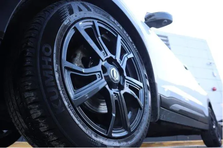 $13768 : Nissan Kicks 2021 SR 4dr Cro image 9