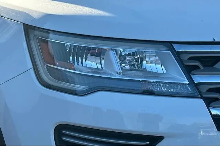 $16995 : Ford Explorer 2018 AWD XLT 4 image 9