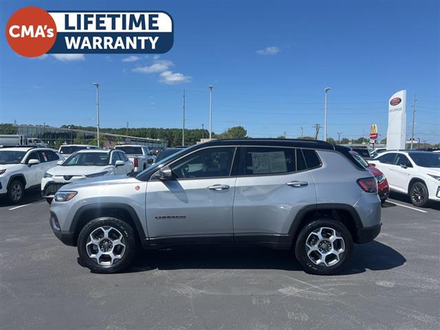 $24800 : PRE-OWNED 2022 JEEP COMPASS T image 4