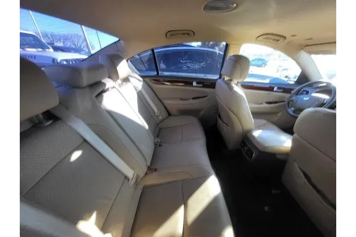 $11013 : Hyundai Genesis 2014 3.8L 4d image 9