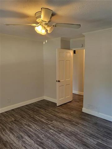 $700 : charming modern 2 bedroom image 3