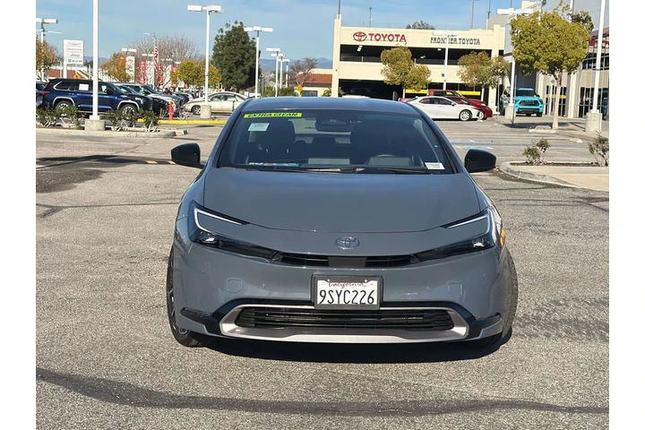 $31652 : Toyota Prius 2025 LE 4dr Hat image 2