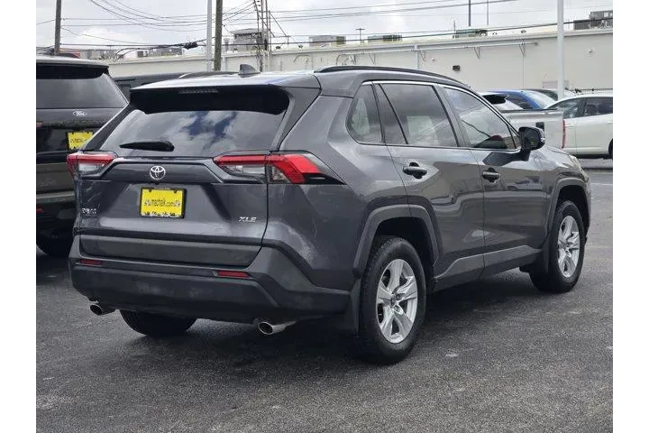 $22391 : Toyota RAV4 2021 XLE 4dr SUV image 8