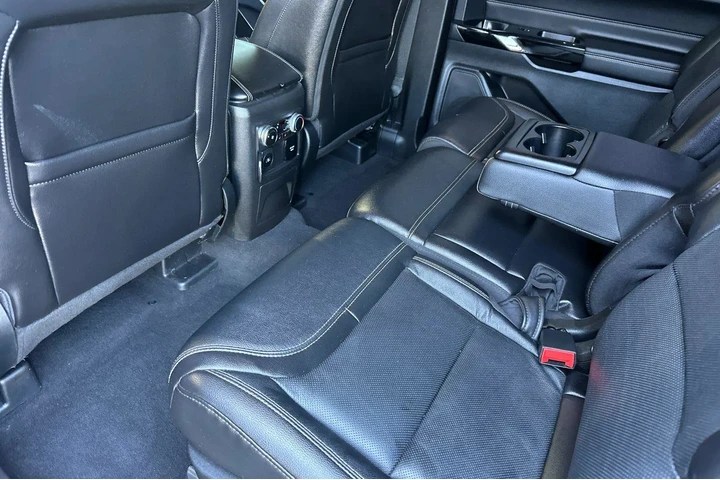 $40000 : Ford Explorer 2023 AWD ST 4d image 8