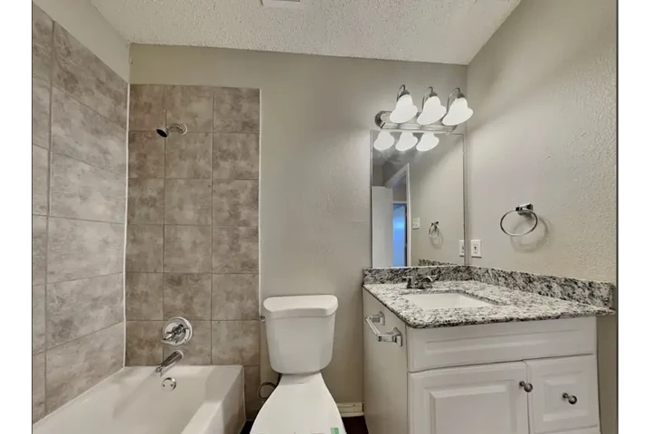 $1400 : Low income house for rent image 8