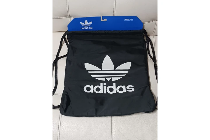 $500 : Bolsa nueva de saco ADIDAS image 2