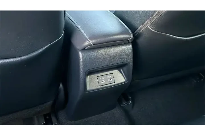 $27175 : Toyota Corolla Hatchback 202 image 8