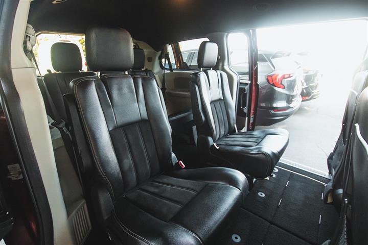 2019 Grand Caravan SXT image 8