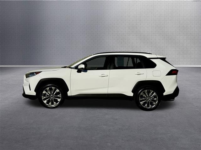 $26147 : 2019 RAV4 XLE Premium image 4