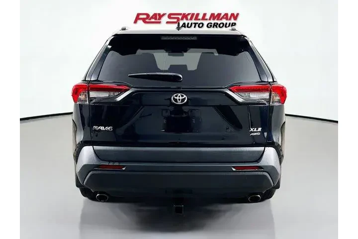 $28975 : Toyota RAV4 2021 AWD XLE Pre image 6