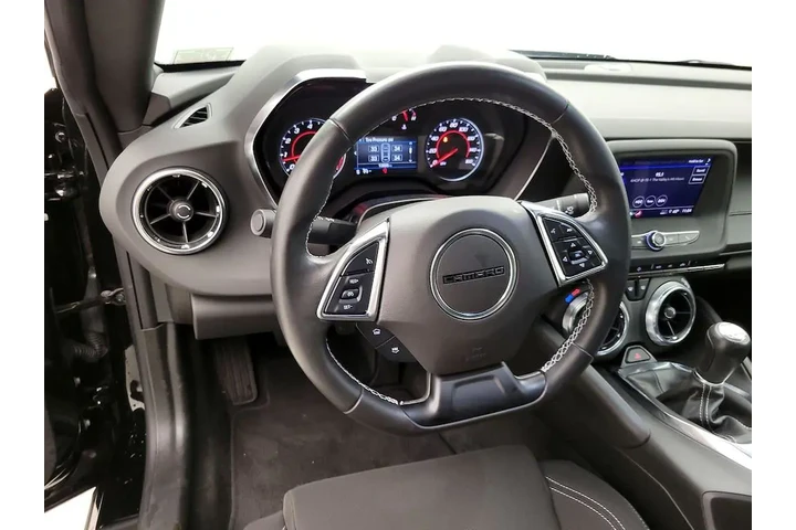 $31998 : Chevrolet Camaro 2024 LT 2dr image 10