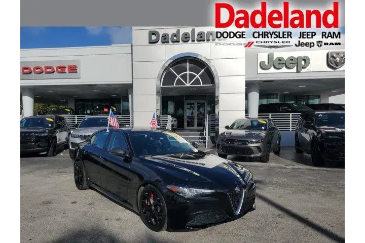 $13991 : Alfa Romeo Giulia 2019 Base image 1