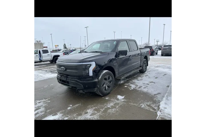 $38699 : Ford F-150 Lightning 2023 AW image 2