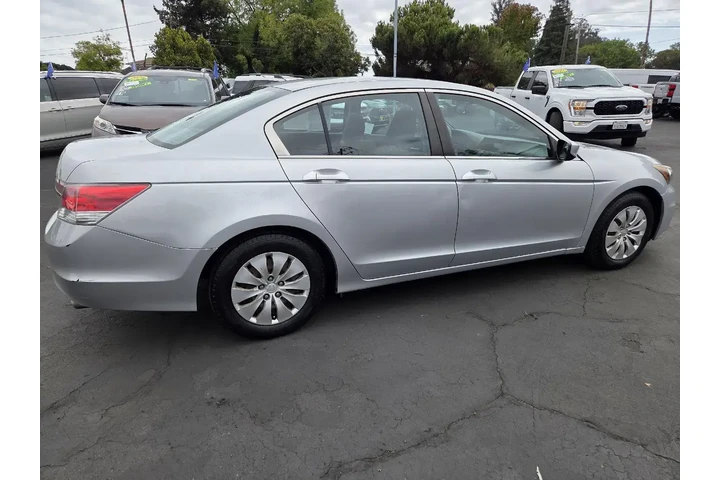 $9697 : Honda Accord 2012 LX 4dr Sed image 6