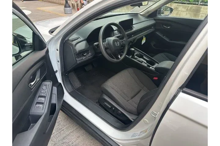 $29995 : Honda Accord 2025 SE 4dr Sed image 9