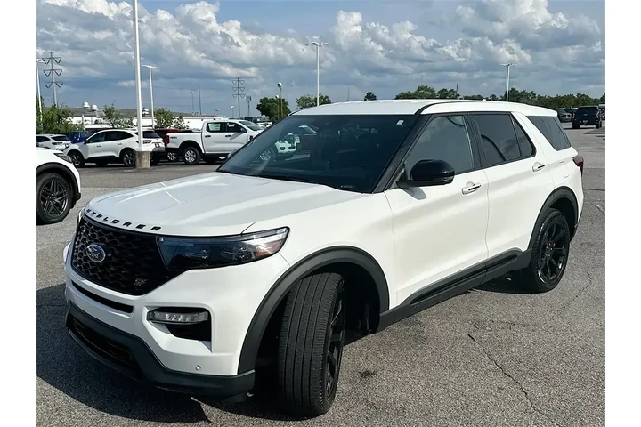 $39995 : Ford Explorer 2022 AWD ST 4d image 2