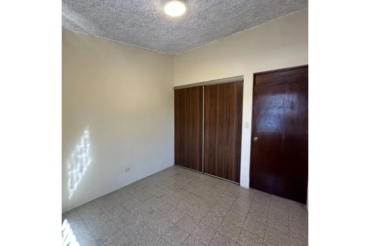 $1000 : Casa en renta zona 11 mariscal image 9