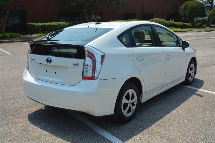 2013 Prius Four image 6