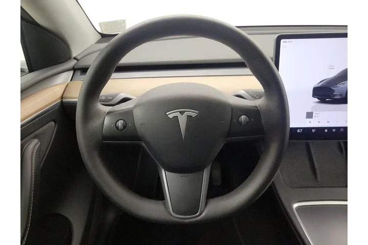 $32998 : Tesla Model Y 2023 AWD Long image 10