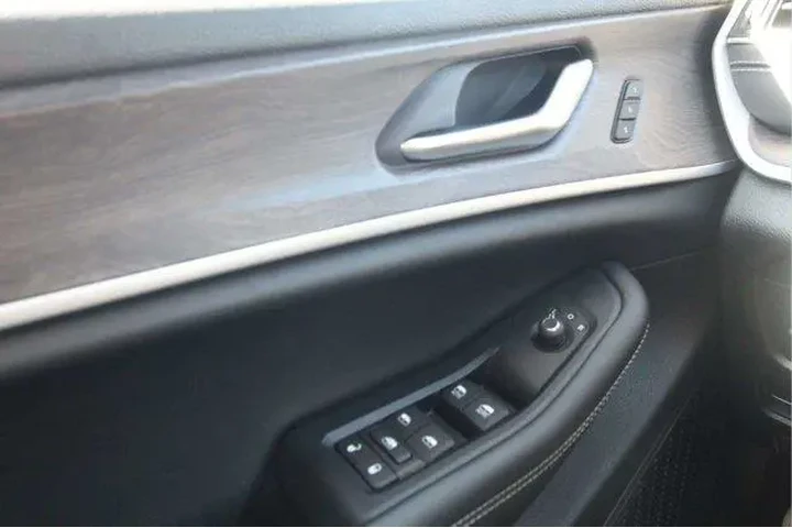 $34590 : Jeep Grand Cherokee L 2023 4 image 10