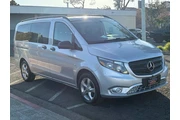 $22988 : 2016 Metris Passenger Van RWD thumbnail