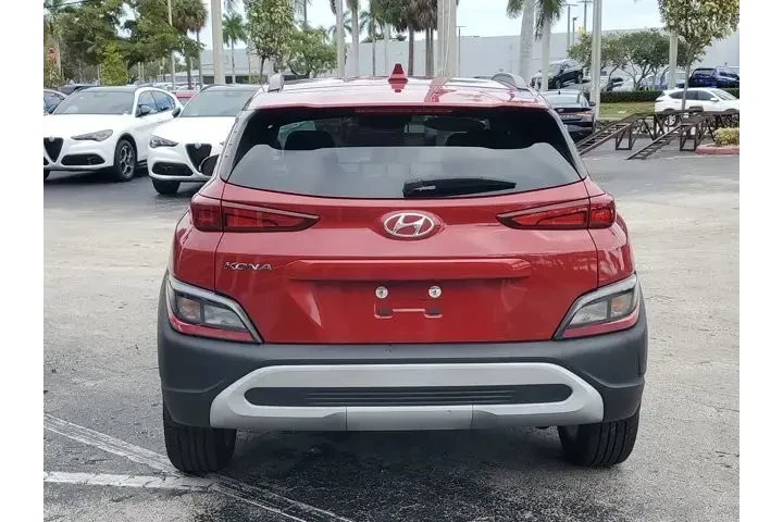 $17880 : Hyundai KONA 2023 SEL 4dr Cr image 6