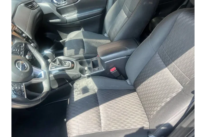 $15500 : 2020 Rogue SV image 3
