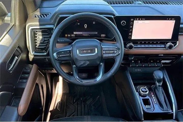 $39154 : GMC Canyon 2024 4x4 AT4 4dr image 3