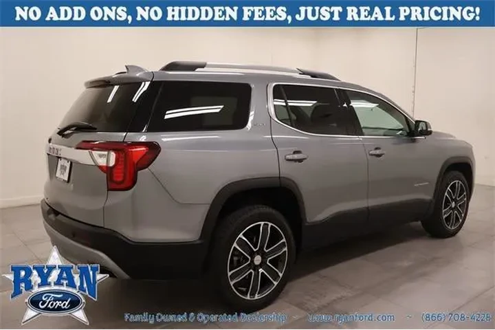 GMC Acadia 2023 SLT 4dr SUV image 3