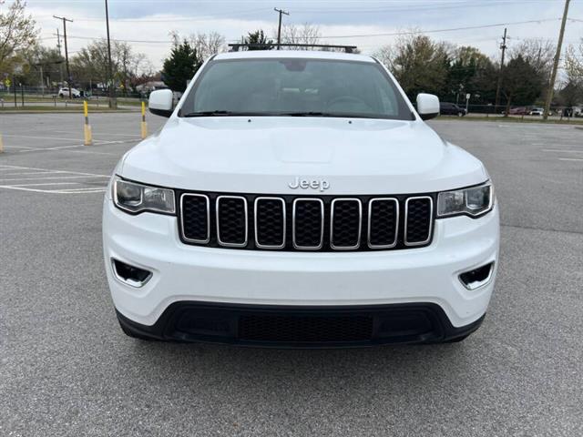 $12900 : 2017 Grand Cherokee Laredo image 4