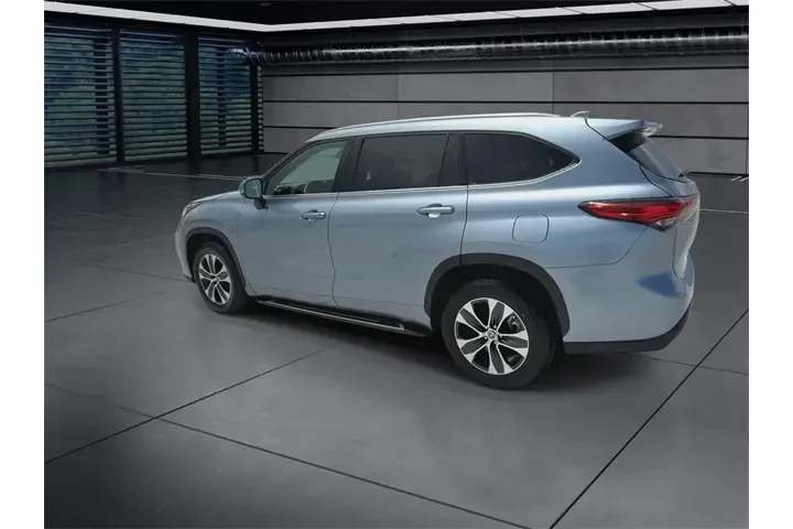 $28788 : Toyota Highlander 2021 XLE 4 image 6