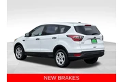 $9998 : 2017 Escape S thumbnail