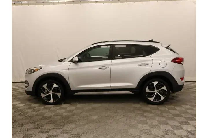$12928 : Hyundai TUCSON 2018 Value 4d image 2
