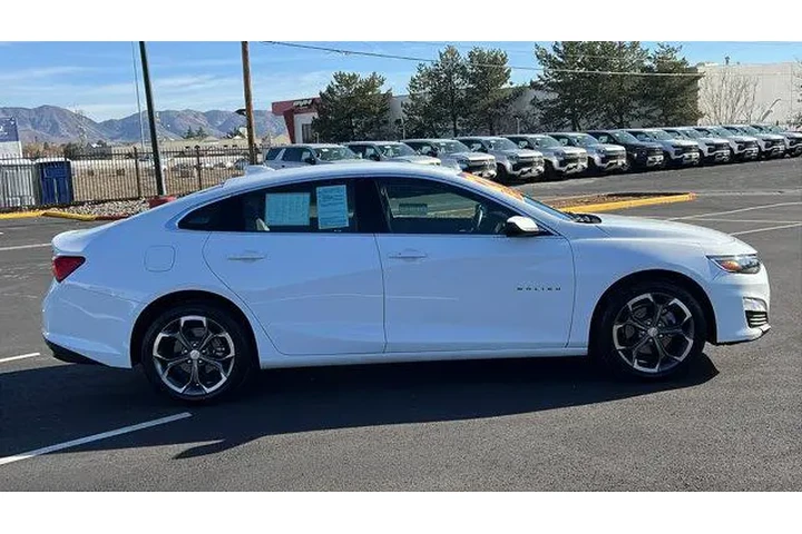 $20984 : Chevrolet Malibu 2024 LT 4dr image 4