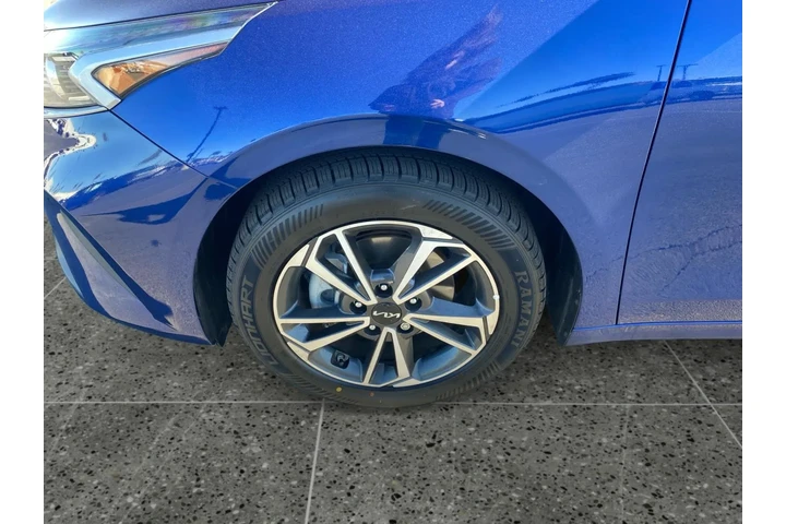 $18900 : Kia Forte 2023 image 8