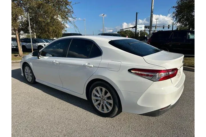$18900 : Toyota Camry 2018 LE 4dr Sed image 4