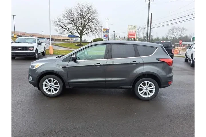 $10635 : Ford Escape 2019 AWD SE 4dr image 2