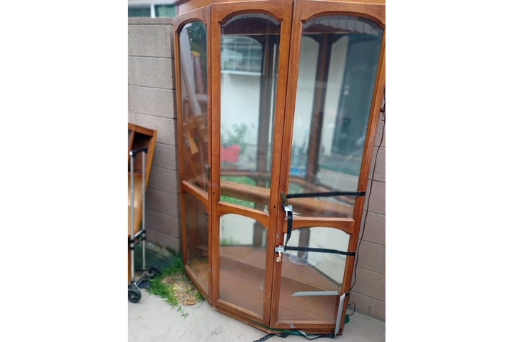 $50 : Vitrina de cristal en buenas c image 2