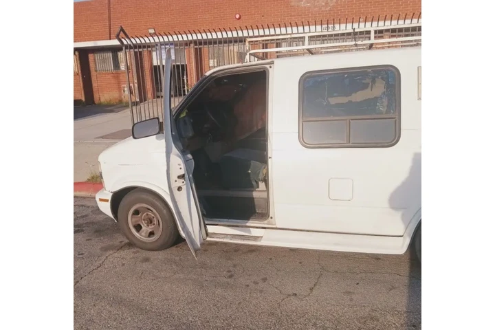 $1100 : Chevy van image 5